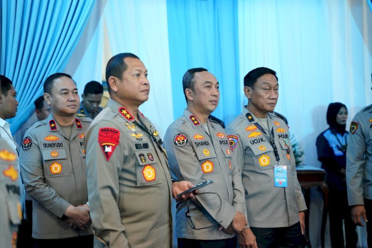 Berita Polri :   Kapolda Sumsel Irjen Pol Sandi Nugroho menghadiri peluncuran dapur SPPG secara serentak.